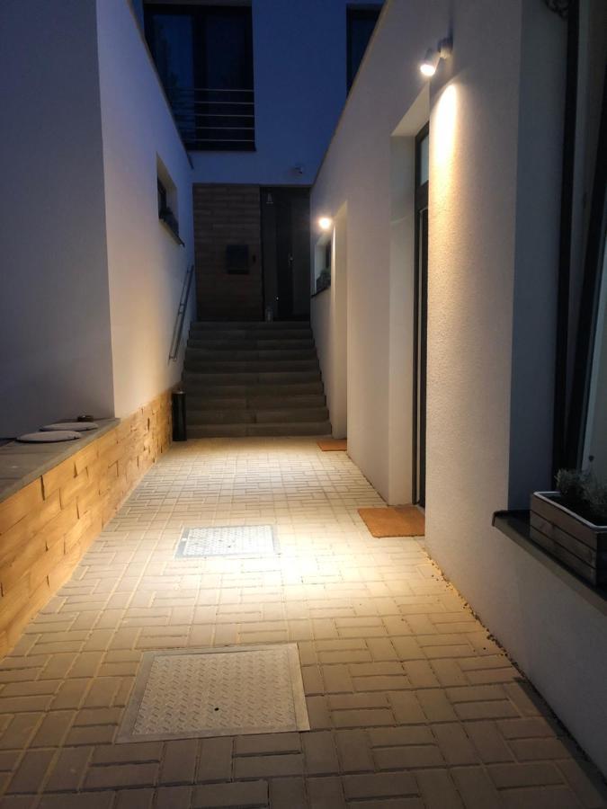 R E L L A X Studia Chvalovice Hate Na Greenway Praha-Wien エクステリア 写真